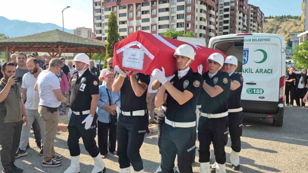 Eskişehir’deki orman yangınında şehit olan Orman Muhafaza Memuru Enes Kızılyar,