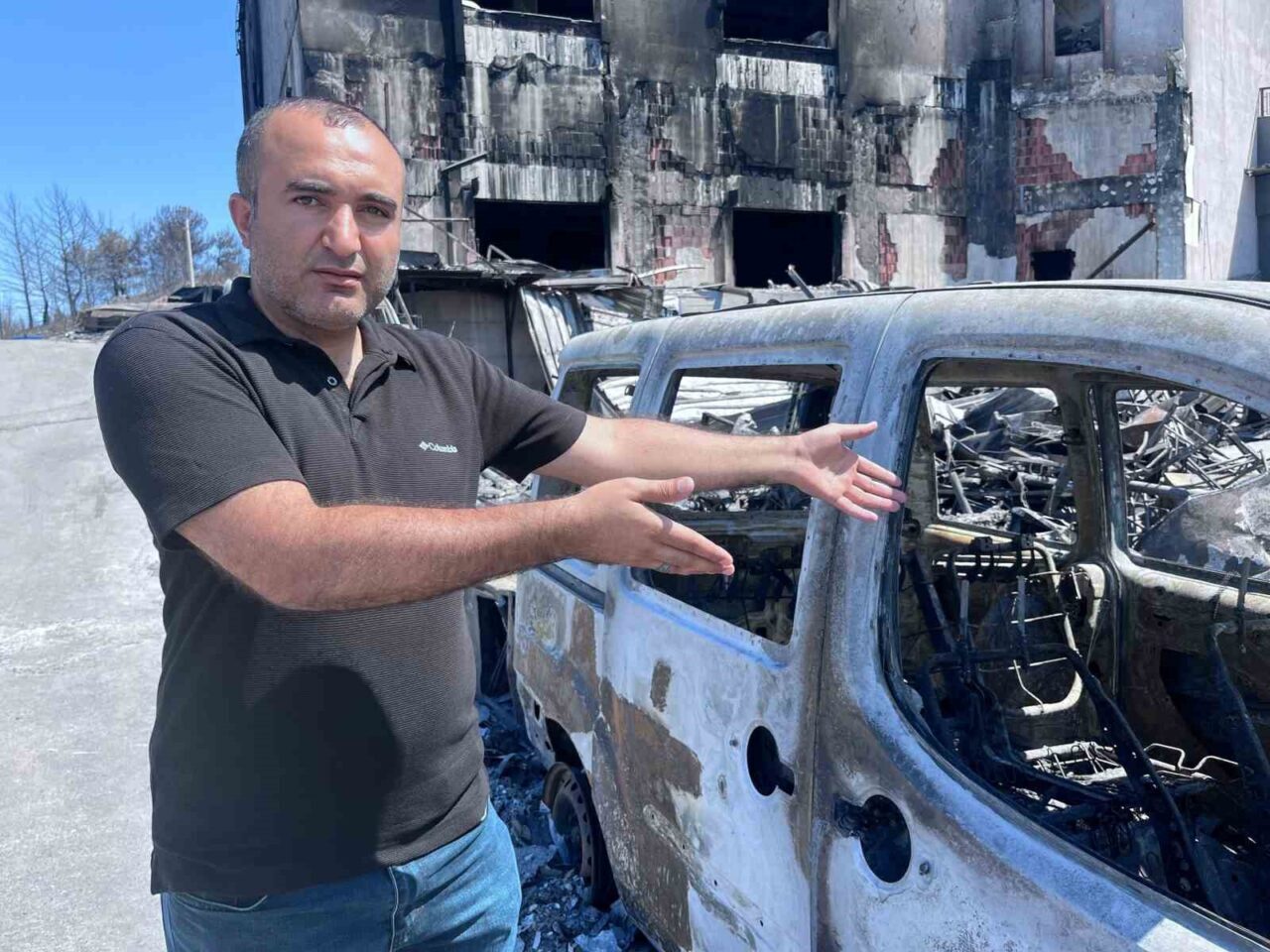 İzmir’in Buca ilçesinde kundaklama sonucu çıkan yangında zarar gören Otokent