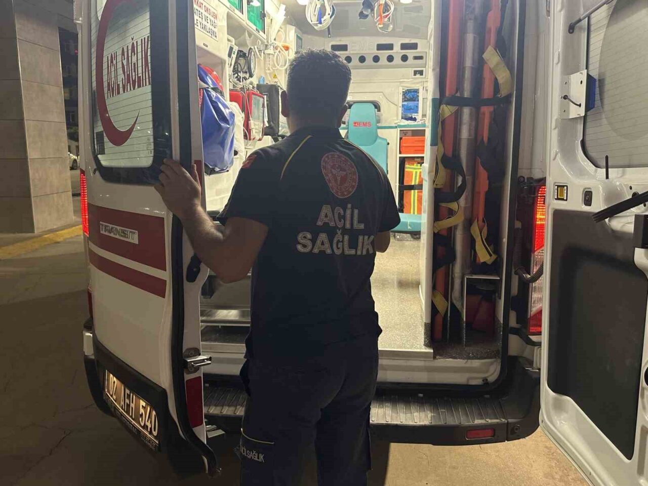 Adıyaman’da, fare zehri içen bir çocuk, tedavi gördüğü hastanede yaşam