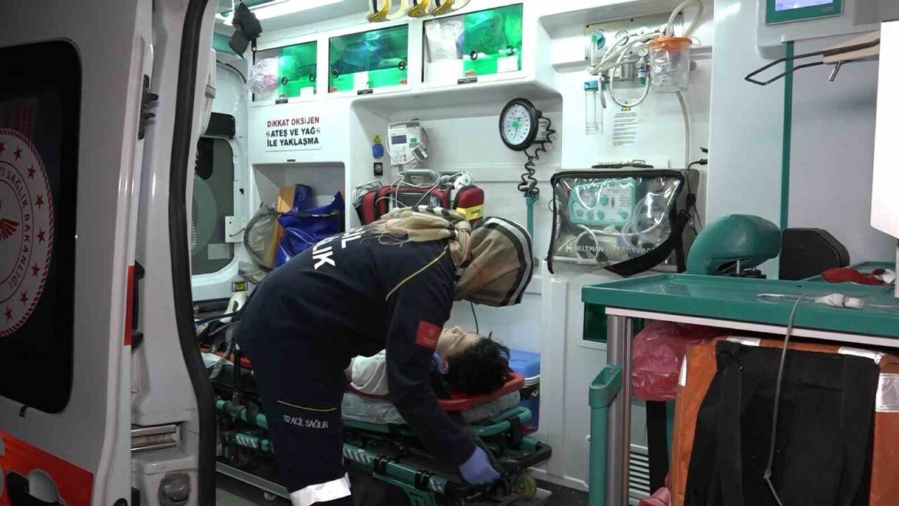 Orhaneli ile Harmancık arasında çıkan orman yangınına yardım için yola