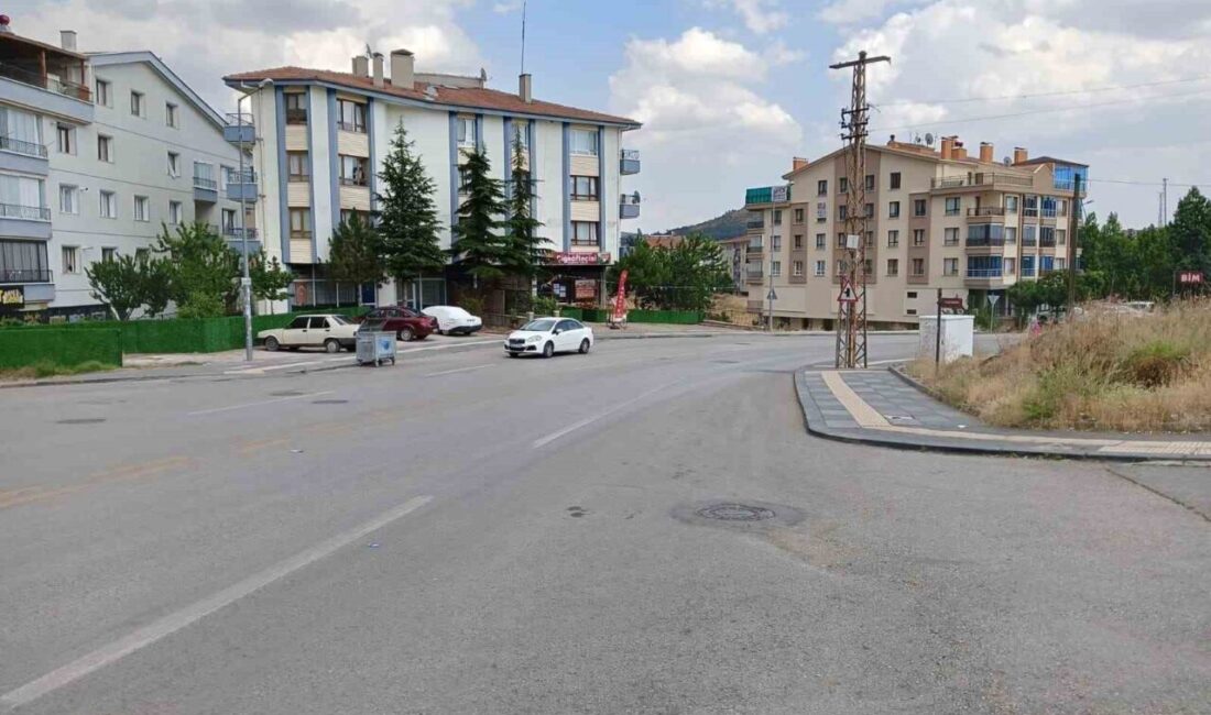 Ankara’da yaşlı kadın, drift atan aracın altında kalmaktan son anda