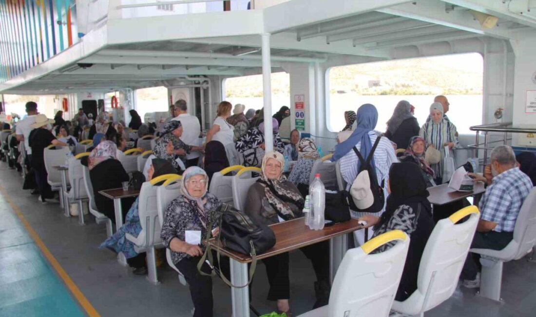 Gaziantep’te mavi ile yeşilin buluştuğu Fırat’ın eşsiz güzelliğinde feribot ile