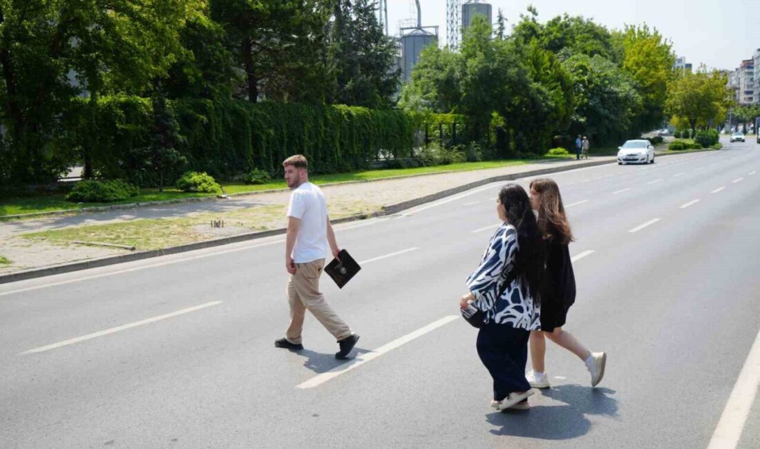 Samsun’da kamu kurumlarının kümelendiği iki ayrı bölgede yaya geçitlerinin uzak
