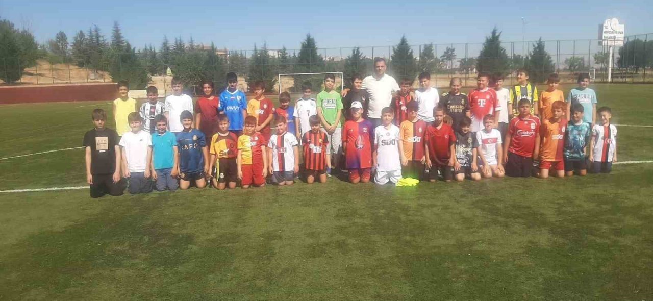 Eskişehir Gençlik ve Spor İl Müdürlüğü’nün başlattığı Yaz Spor Okulu