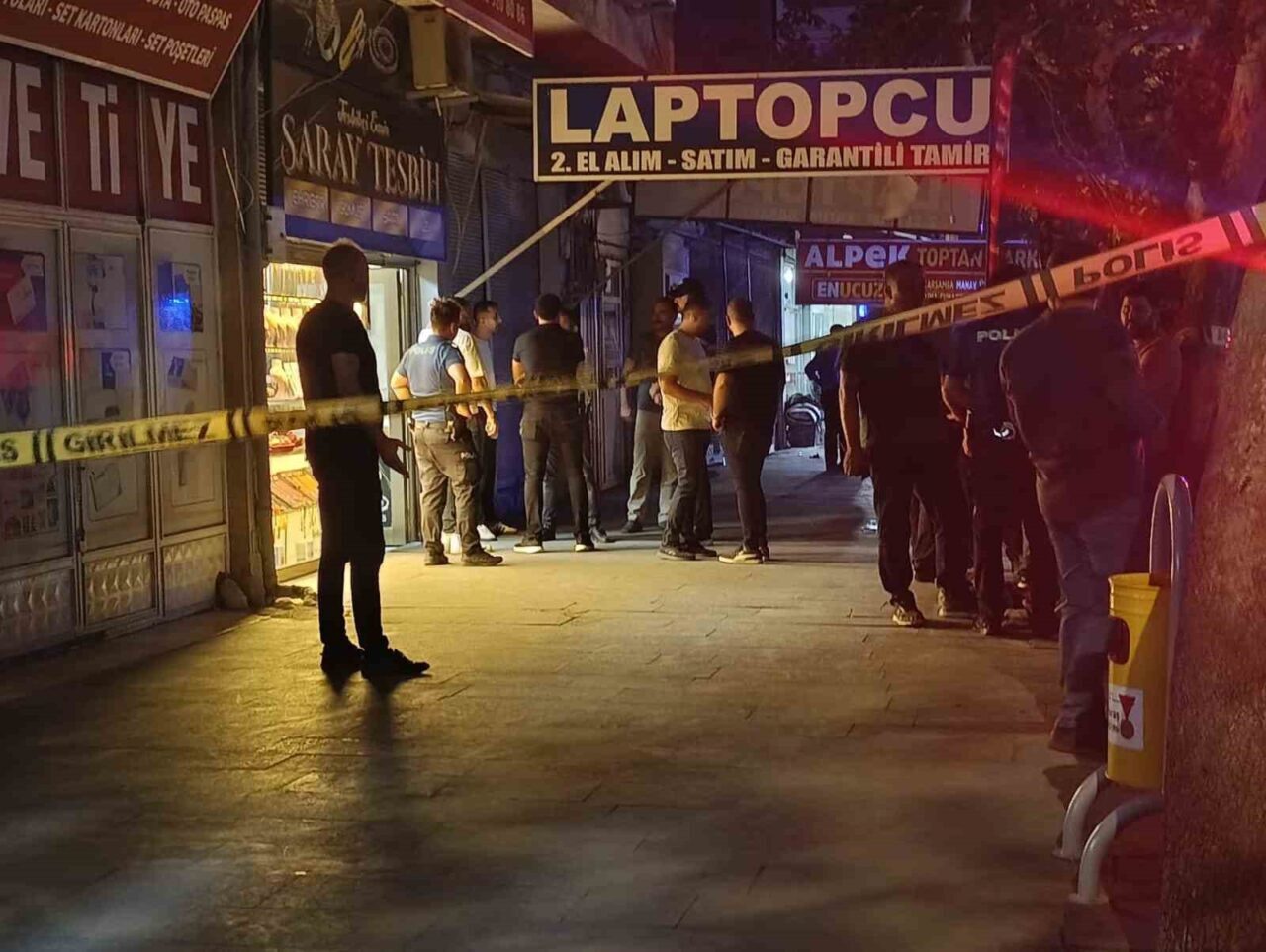 Kahramanmaraş’ta bir şahıs, yemek yediği sırada tartıştığı karısını başından tabanca