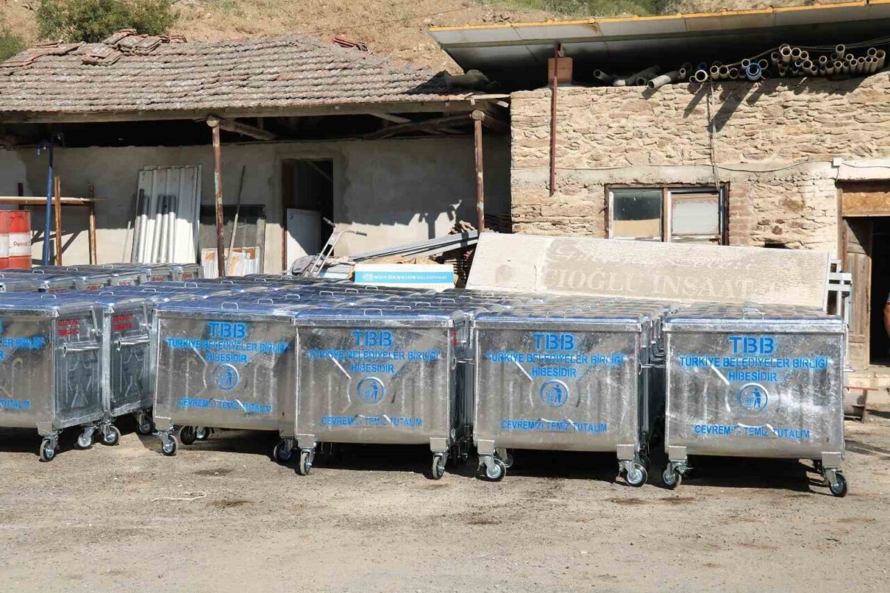 Yenipazar Belediyesi, daha temiz bir çevre hedefiyle çöp konteynırı envanterini