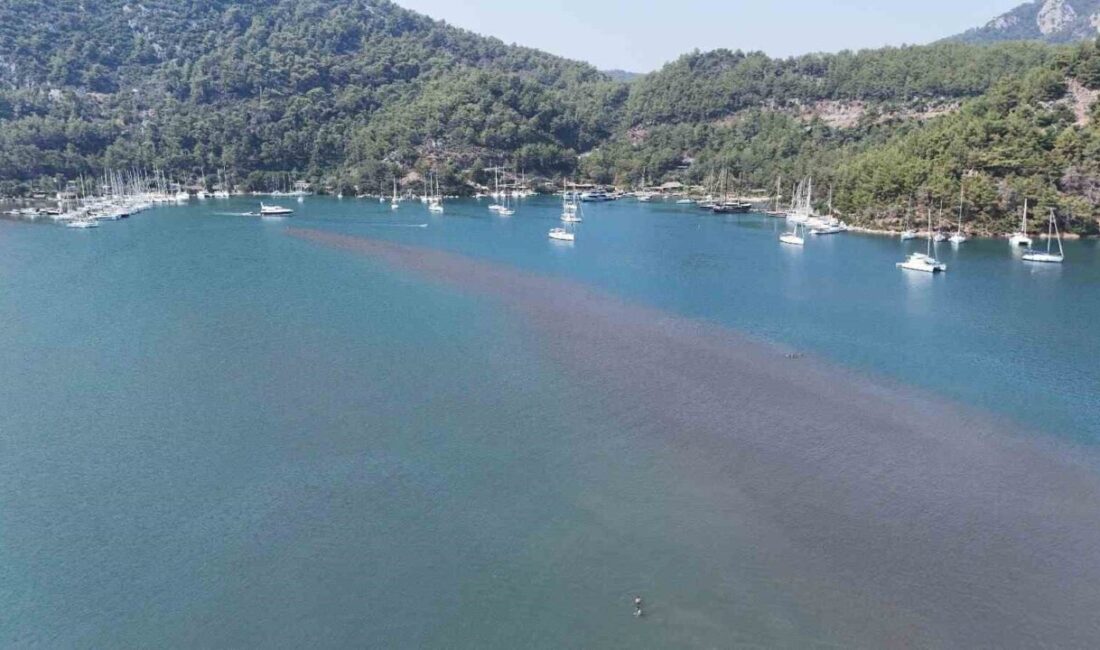 Yerli ve yabancı turistlerin akınına uğrayan Marmaris’in simge noktalarından Kızkumu