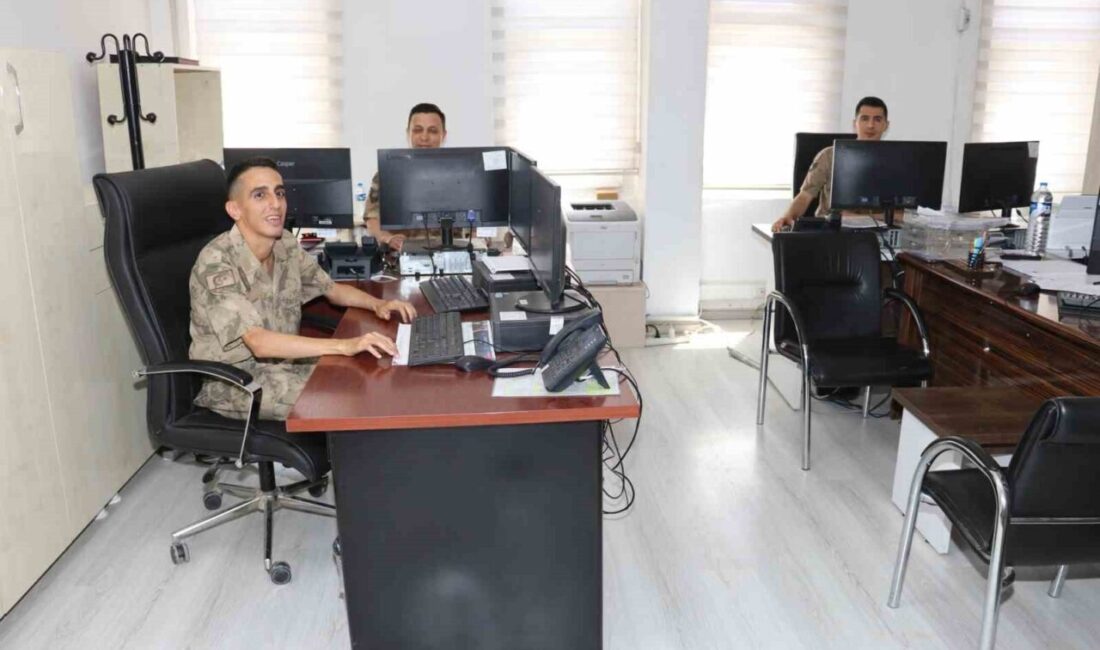 Hakkari’de Yılmaz adlı özel genç, en büyük hayali olan jandarma