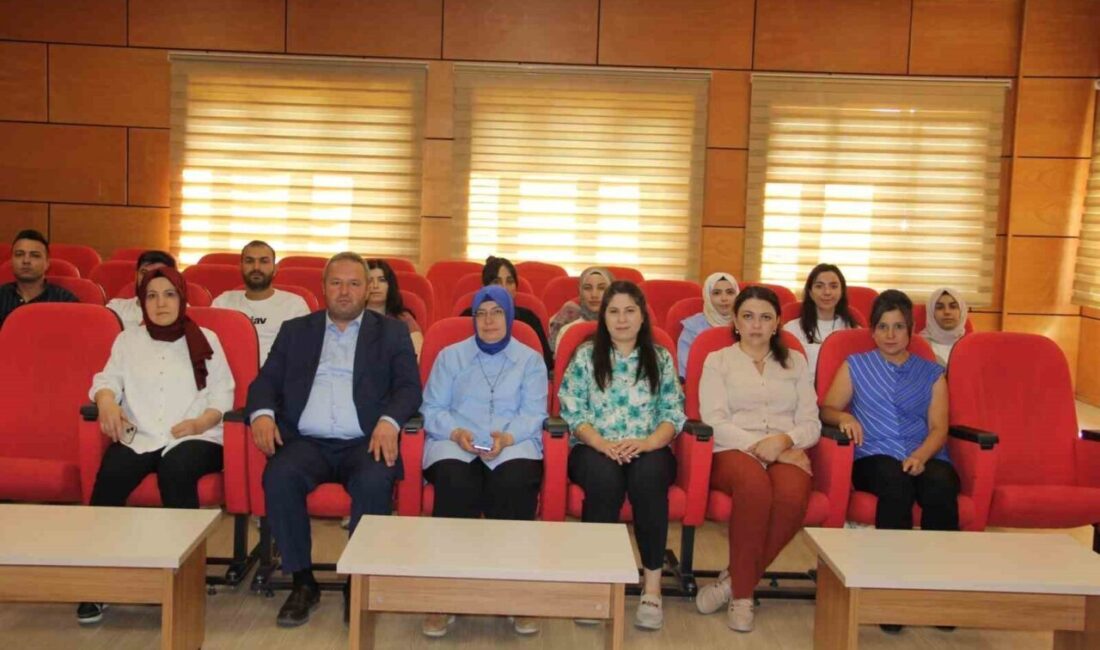 Afyonkarahisar Devlet Hastanesi bünyesinde, 12. Dönem Yoğun Bakım Hemşireliği Sertifikalı