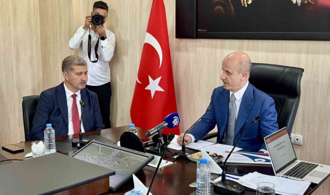 Yükseköğretim Kurulu (YÖK) Başkanı Prof. Dr. Erol Özvar, Ağrı İbrahim