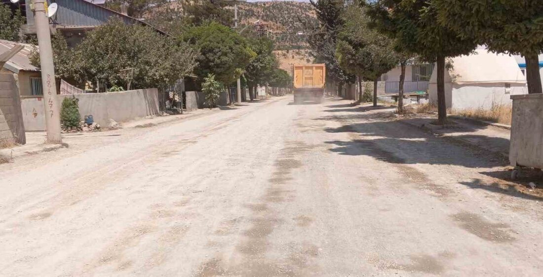 Adıyaman’ın Gölbaşı ilçesi Kurugeçit Mahallesi’nde bulunan gölün karşı kıyısıyla bağlantıyı