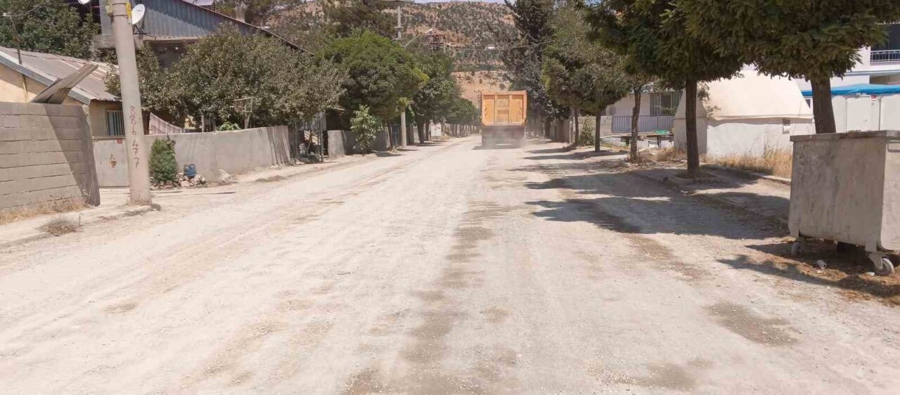 Adıyaman’ın Gölbaşı ilçesi Kurugeçit Mahallesi’nde bulunan gölün karşı kıyısıyla bağlantıyı