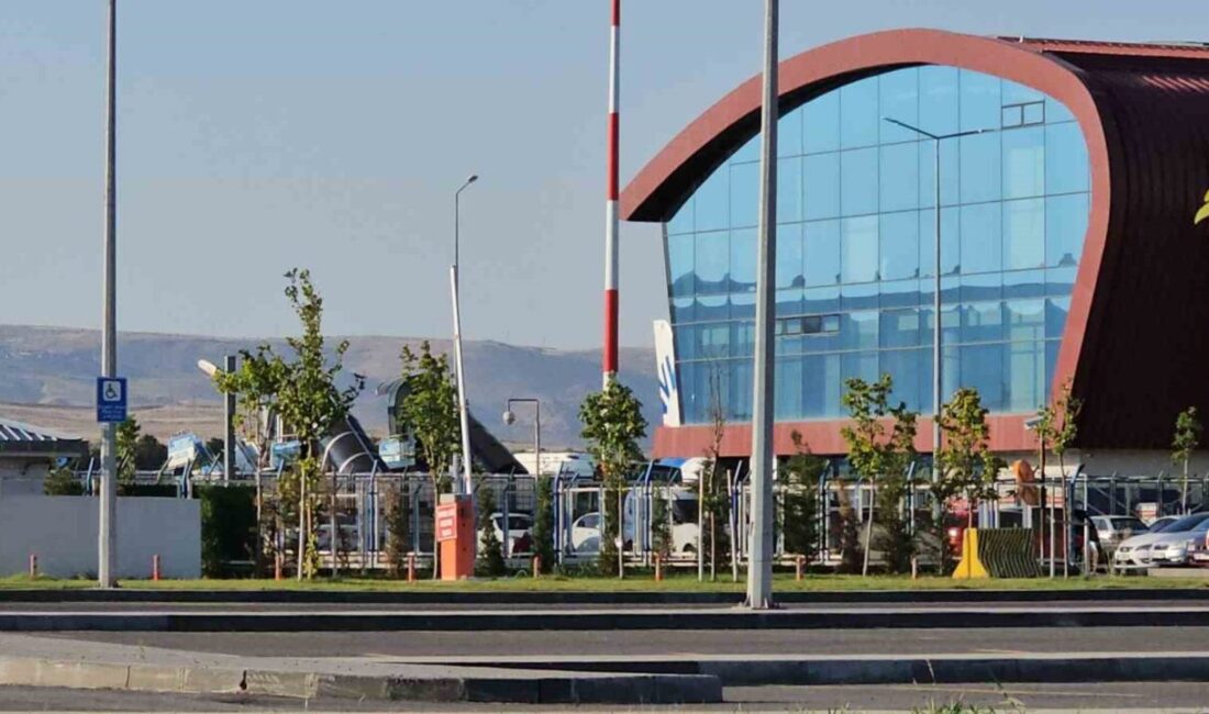 Rotterdam-Kayseri seferini yapan yolcu uçağında polis ekipleri tarafından yapılan aramada