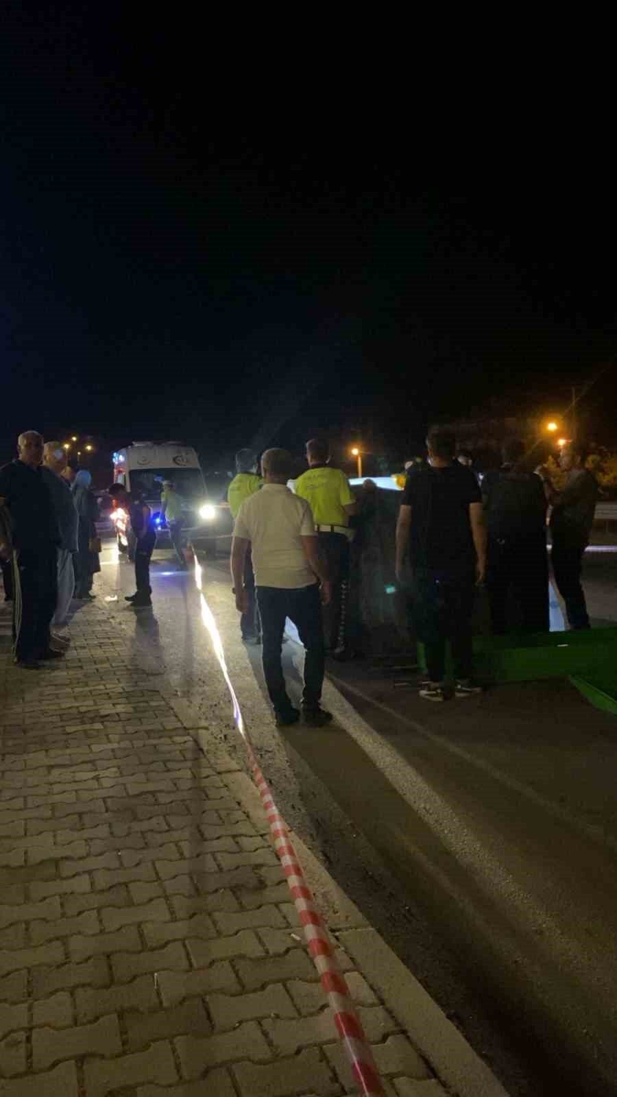 Burdur’un Çeltikçi ilçesinde yolun karşısına geçmeye çalışırken otomobilin çarptığı kadın