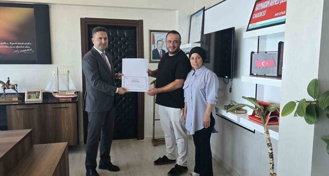 Sinop’un Ayancık ilçesinde tatil yapan Hümmet Sarısoy ve eşi Sevil