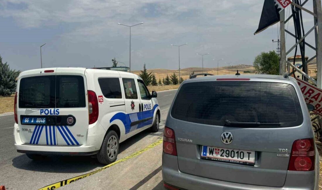 Yozgat’ın Saraykent ilçesinde elektrik direğine çarpan otomobildeki 3 kişi yaralandı.