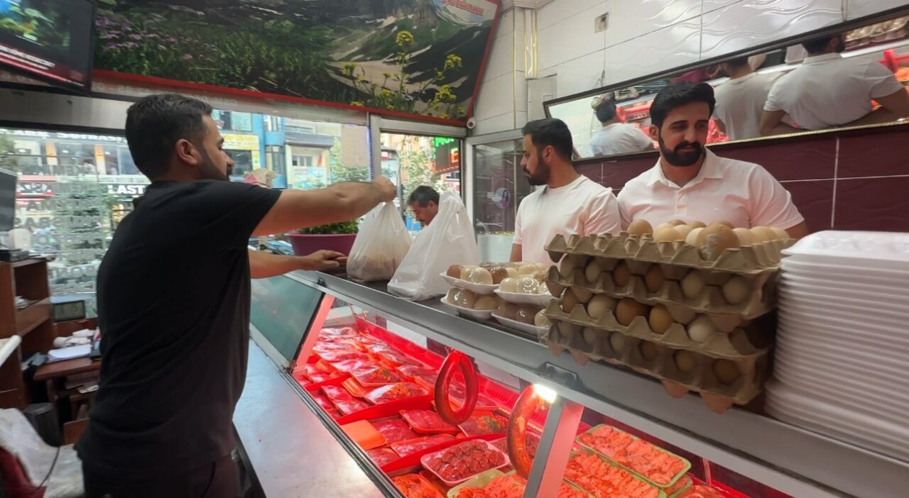 Hakkari ve ilçelerinde hayvanlarda görülen şap hastalığına karşı ekiplerin önlemleri