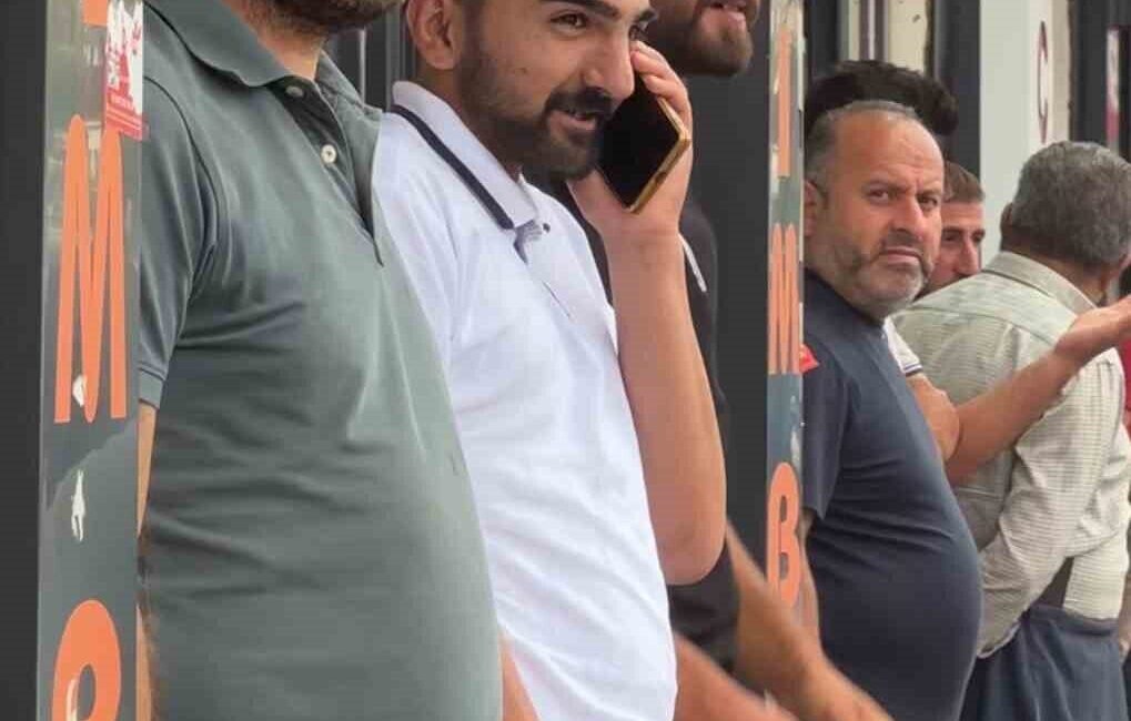 Hakkari’nin Yüksekova ilçesinde günlerdir etkili olan kavurucu sıcakların ardından akşam