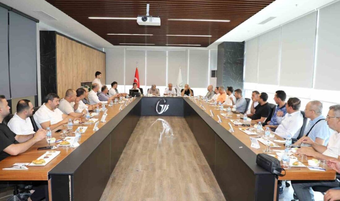 Gaziantep Yumurta Üreticileri Birliği Olağanüstü Genel Kurulu’nda Yusuf Kenan Uygur,