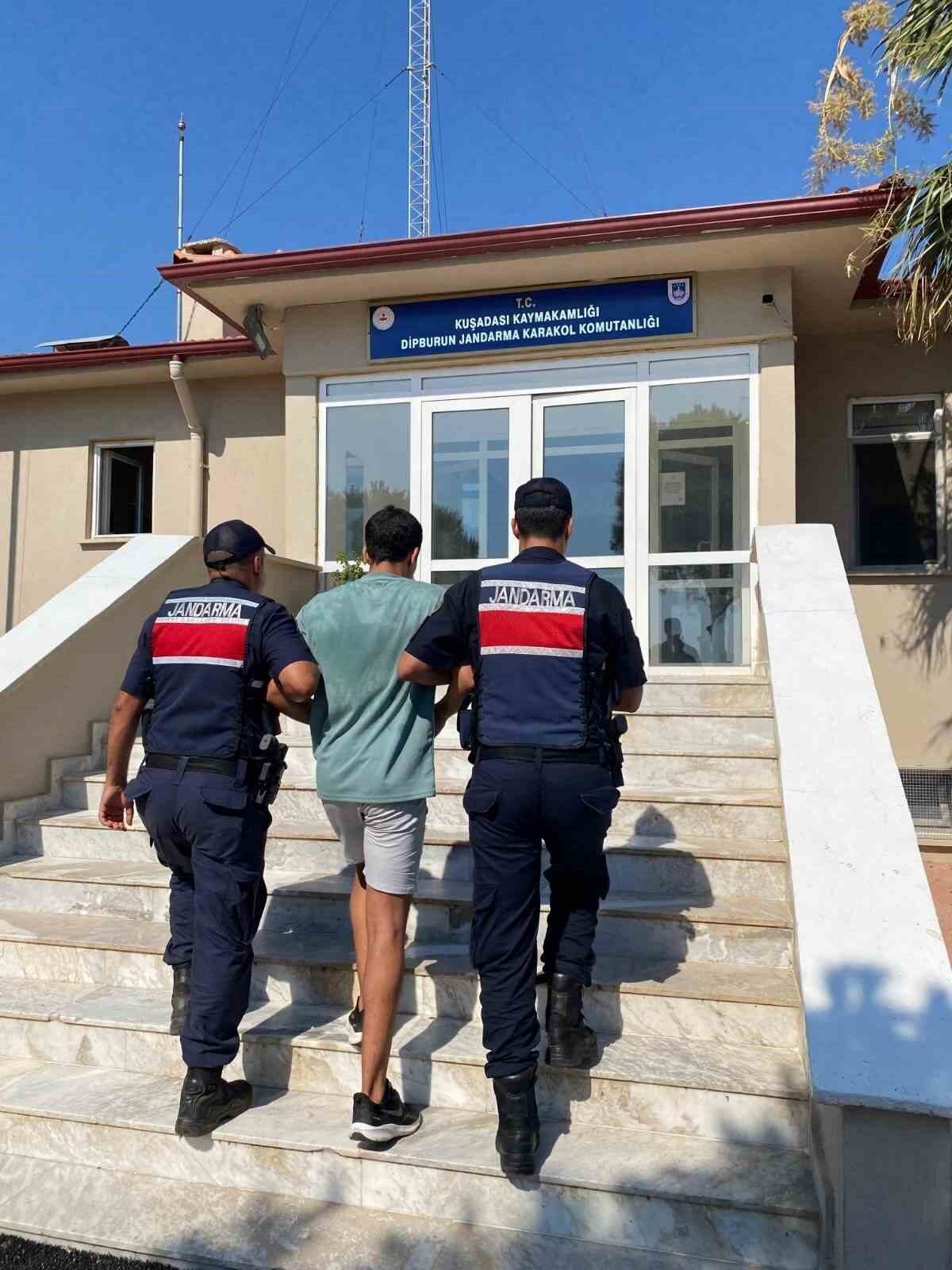 Aydın’ın Kuşadası ilçesinden Sisam Adası’na yüzerek geçmeyi planlayan 1 düzensiz