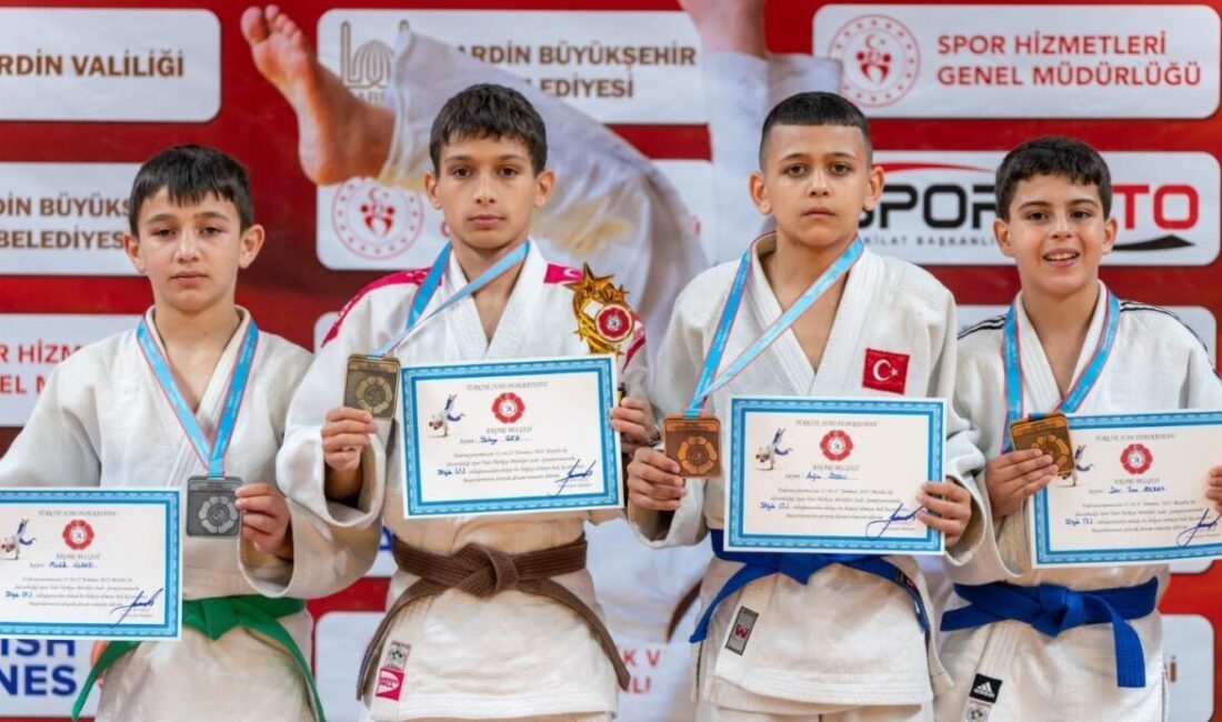 Yunusemre Belediyespor’un judocuları, Mardin’de düzenlenen Spor Toto Minikler Türkiye Judo