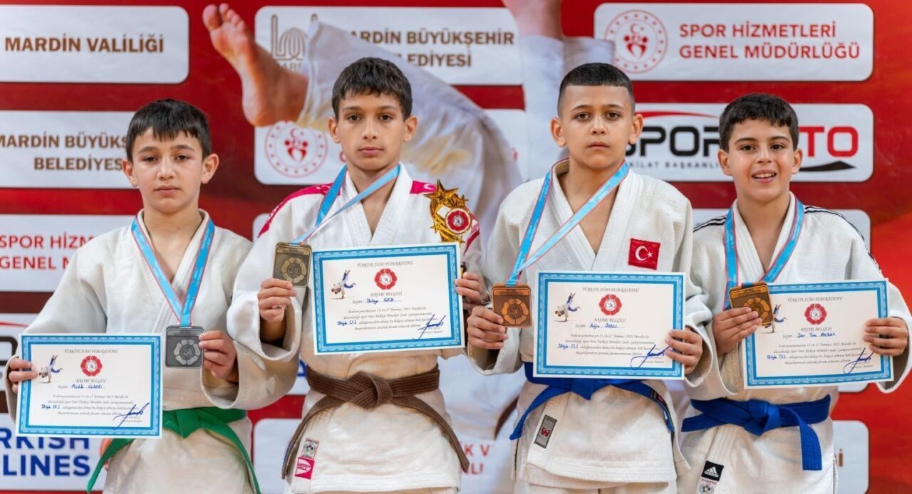 Yunusemre Belediyespor’un judocuları, Mardin’de düzenlenen Spor Toto Minikler Türkiye Judo