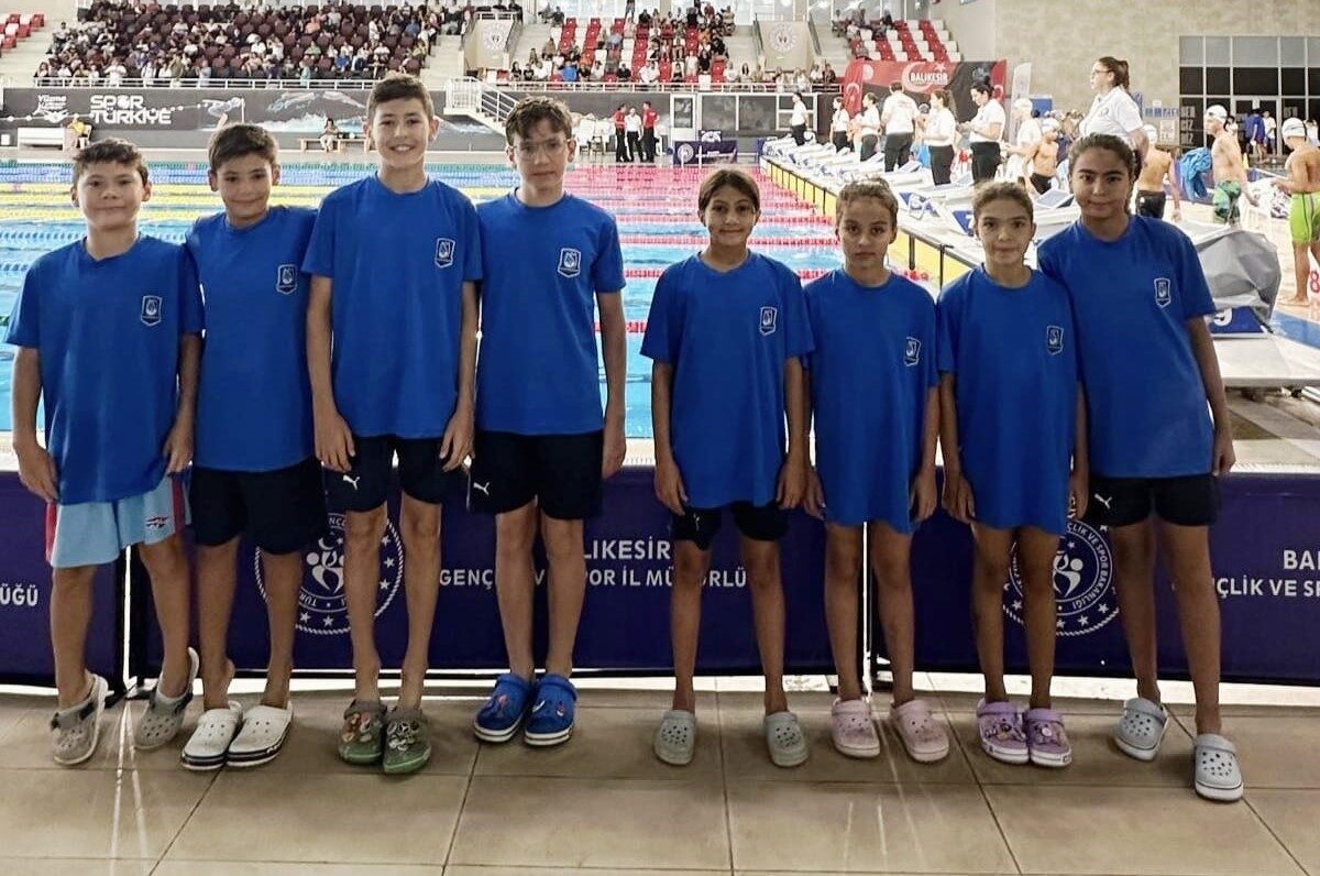 Bu sezon katıldığı müsabakalarda Manisa’nın gururu olan Yunusemre Belediyespor’un yüzücüleri,