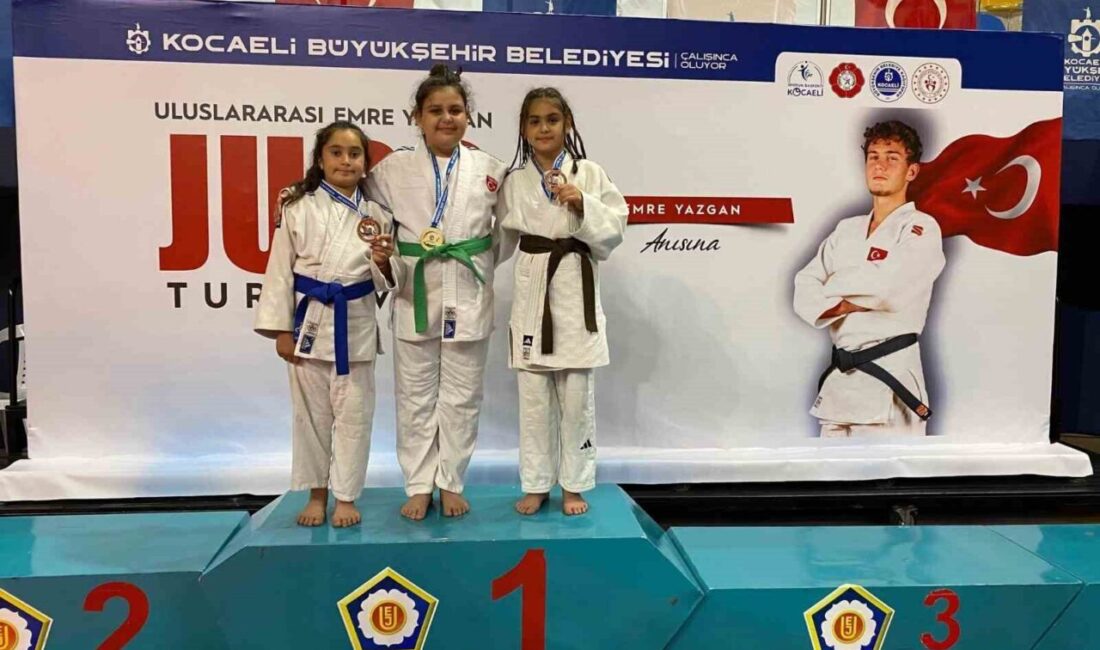 Yunusemre Belediyespor’un altyapı judocuları, Kocaeli’de düzenlenen Emre Yazgan Uluslararası Süper