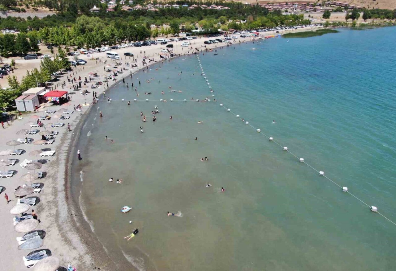 Elazığ’da yüzerken kalp krizi geçiren şahıs, yapılan tüm müdahalelere rağmen