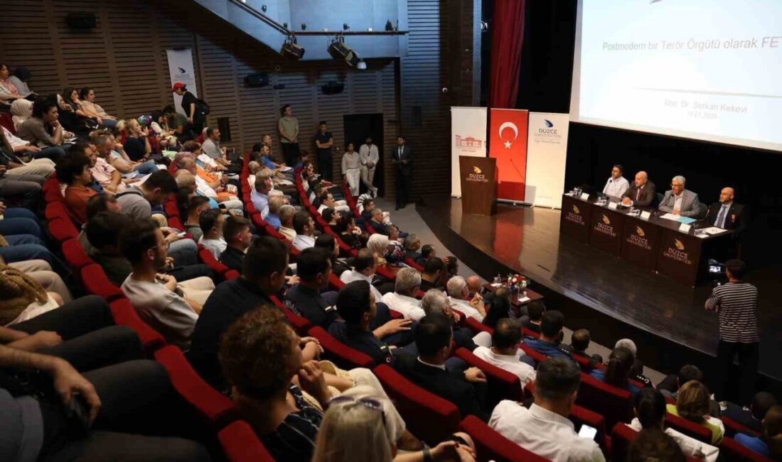 Düzce Üniversitesi tarafından 15 Temmuz hain darbe girişiminin yıl dönümünde