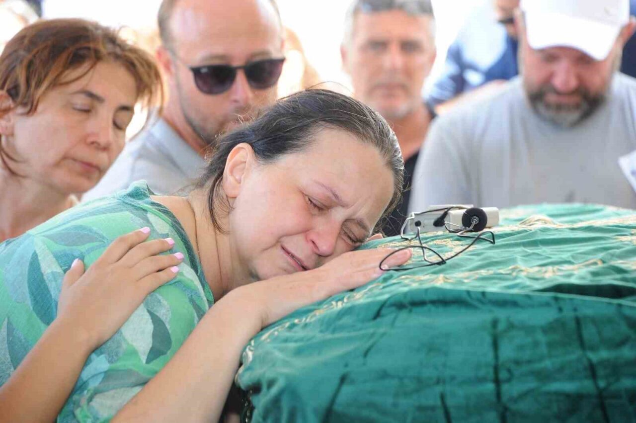 İzmir’in Çeşme ilçesinde bir süredir mücadele ettiği hastalık sonucu vefat