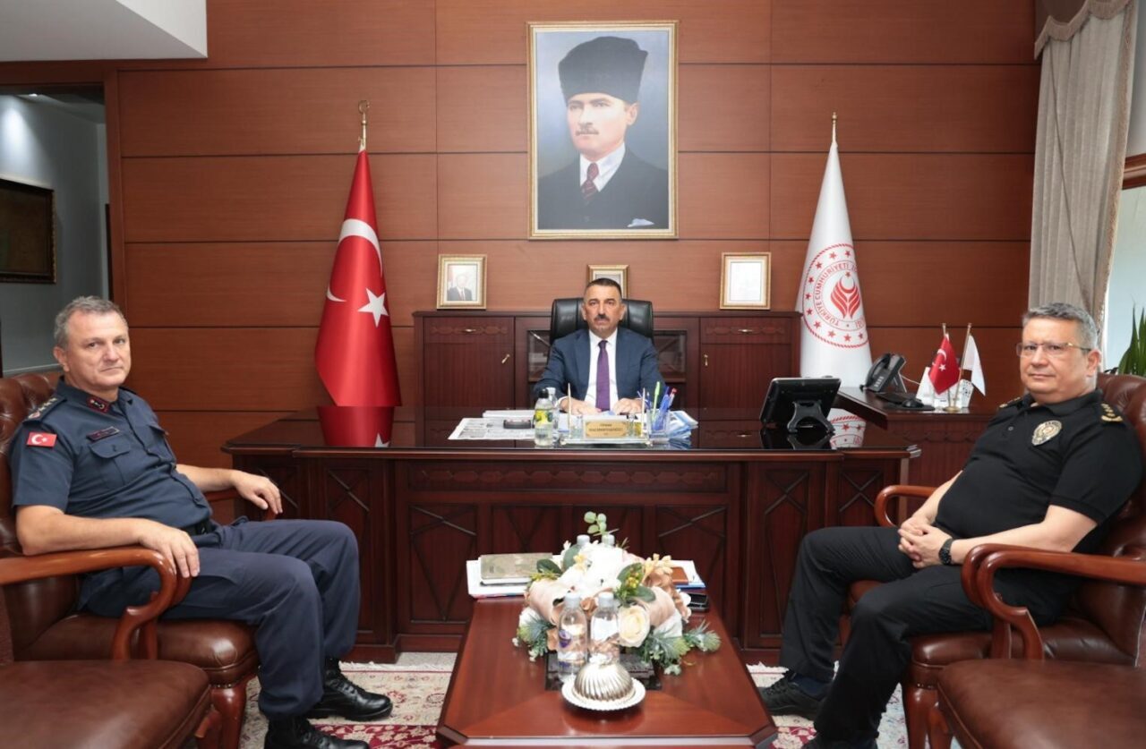 Zonguldak’ta Vali Osman Hacıbektaşoğlu başkanlığında, haftalık asayiş ve güvenlik toplantısı