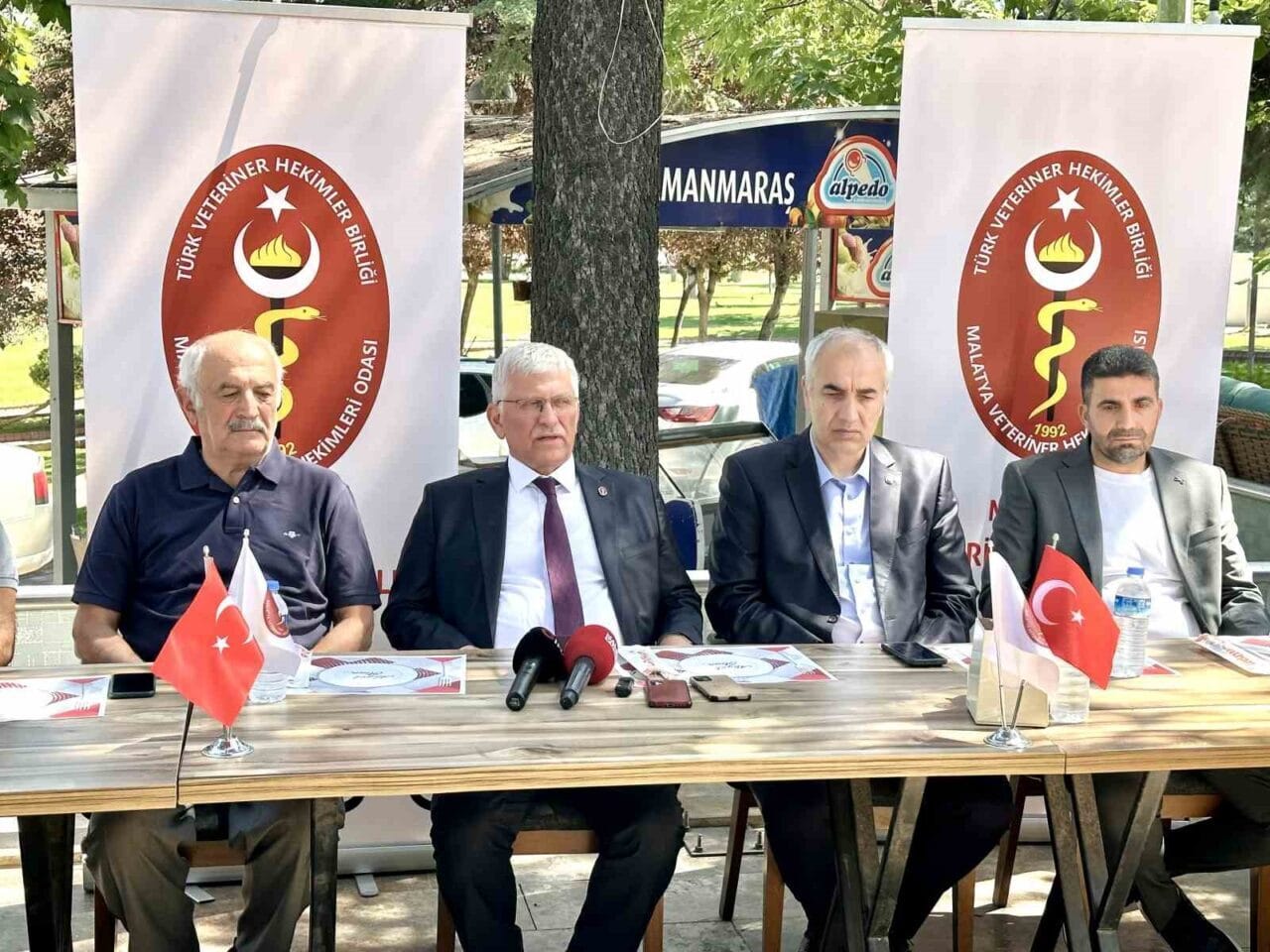 Türk Veteriner Hekimleri Birliği (TVHB) Merkez Konseyi Başkanı Ali Eroğlu,