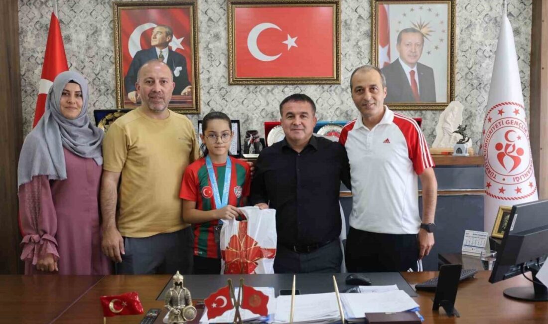 BİLECİK (İHA) – Bilecikli sporcu Zümra Ağdağ Aslı Önel, Türkiye