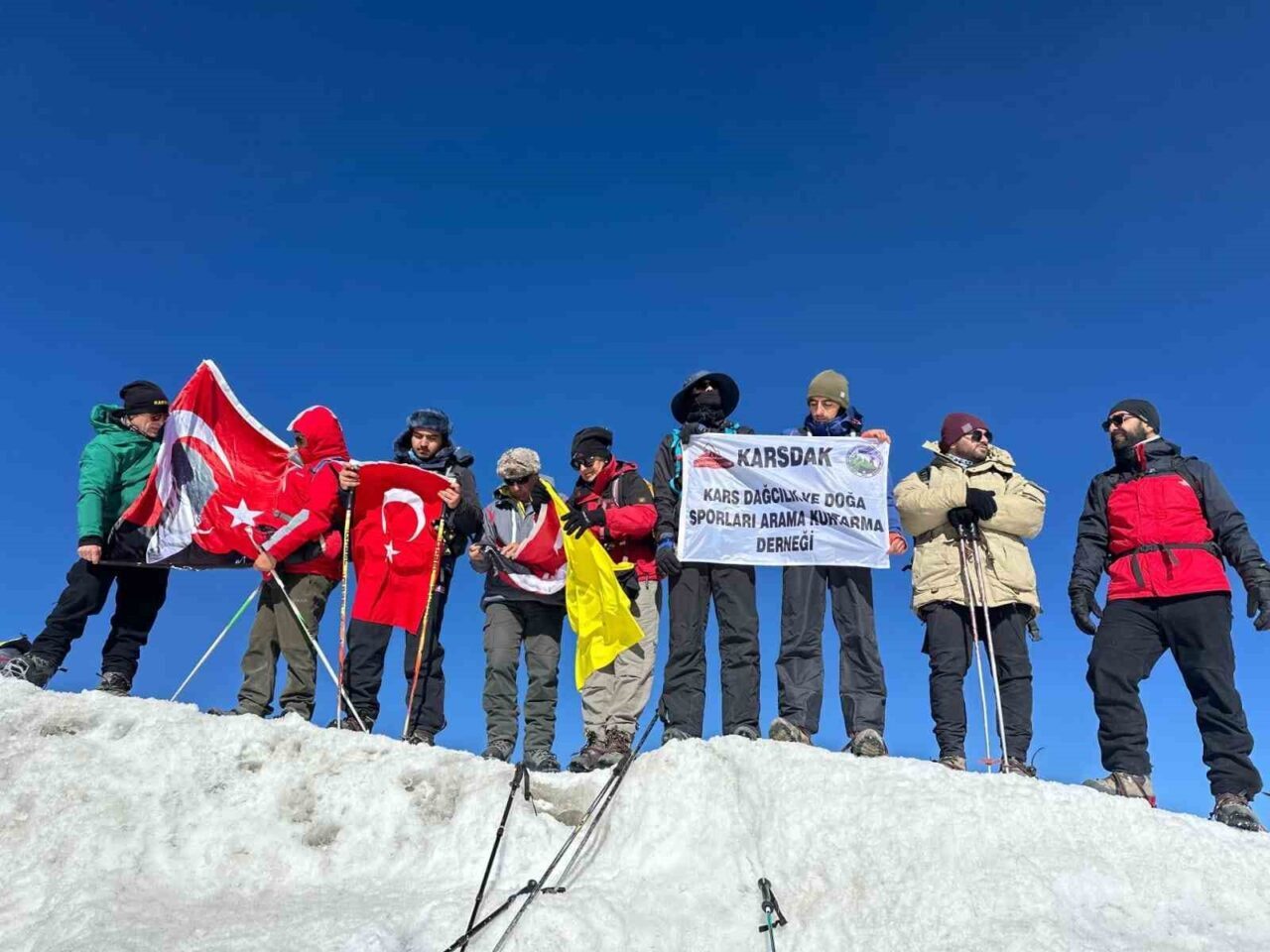 Kars ve Datça’dan gelen dağcılar, 30 Ağustos Zafer Bayramı’nda Ağrı