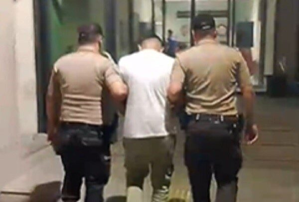 İzmir’in Konak ilçesinde polis ekiplerince durumundan şüphelenilerek durdurulan bir şahsın,