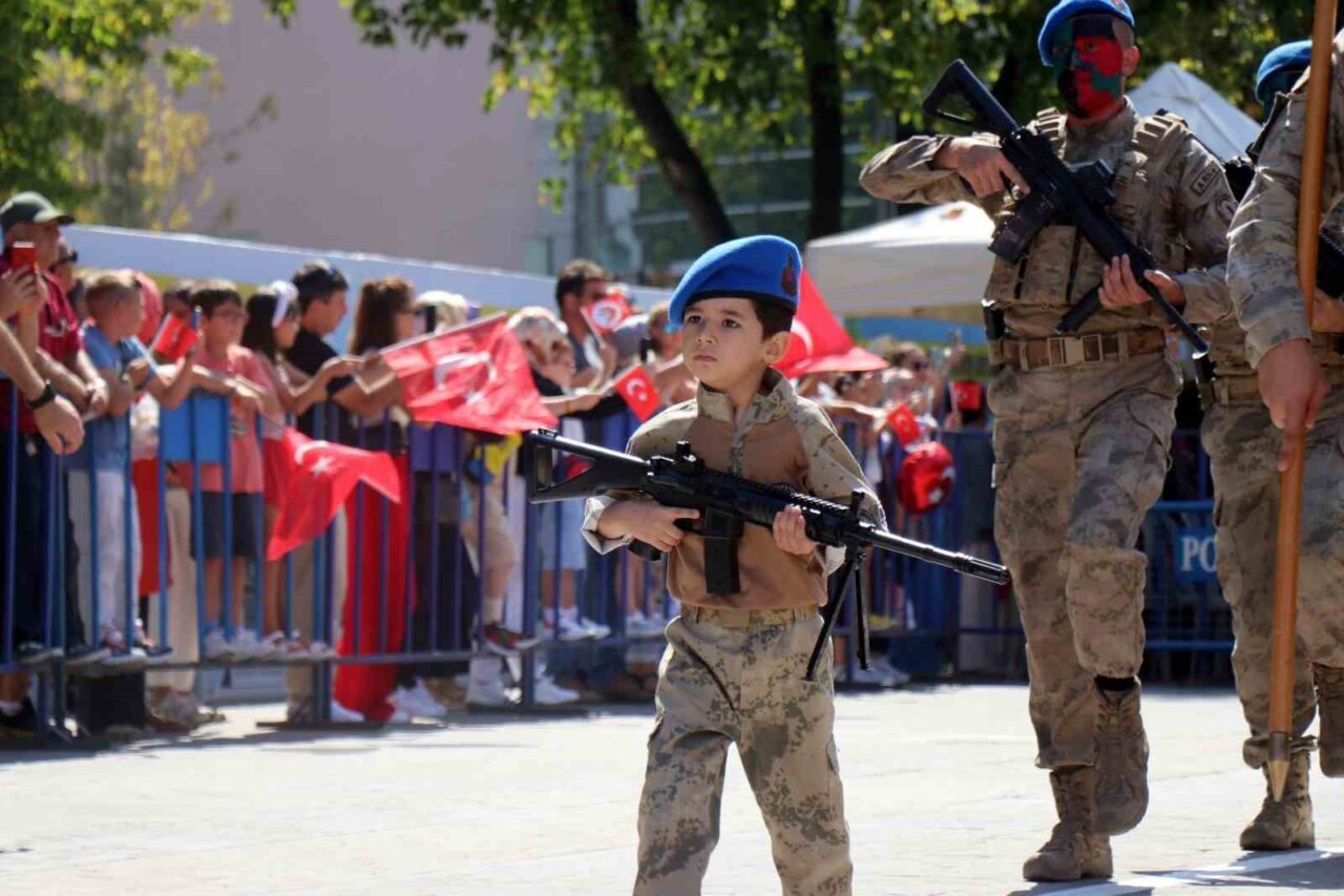 30 Ağustos Zafer Bayramı’nın 103’üncü yıl dönümü Sakarya’da gerçekleştirilen törenlerle