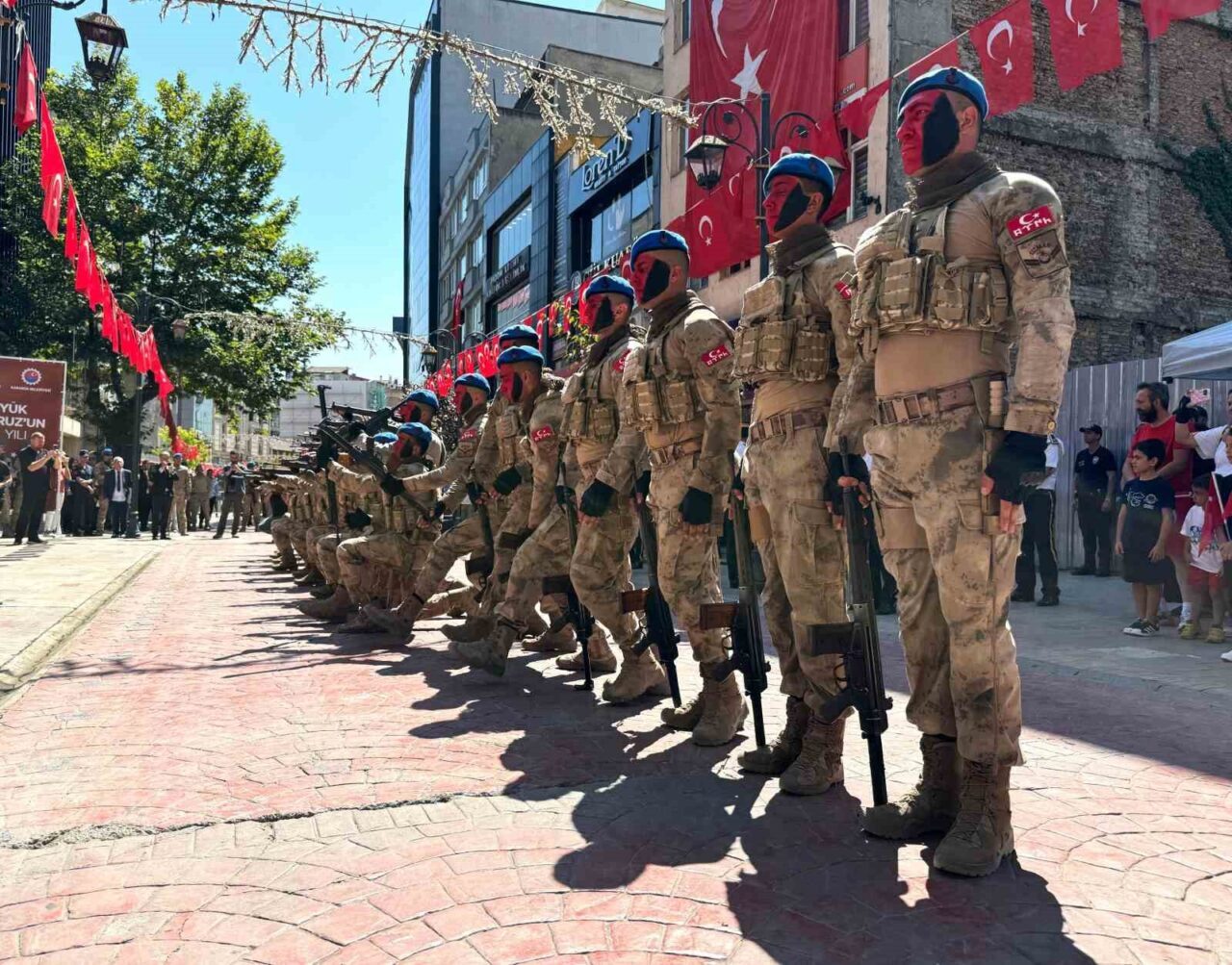 Karabük’te 30 Ağustos Zafer Bayramı’nın 103. yılı düzenlenen törenle kutlandı.