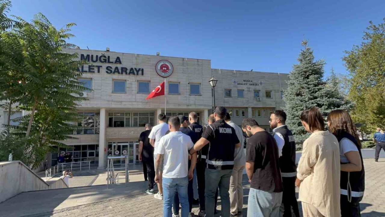 Muğla’da 30 milyon TL’lik motosiklet dolandırıcılığı soruşturmasında gözaltına alınan 10