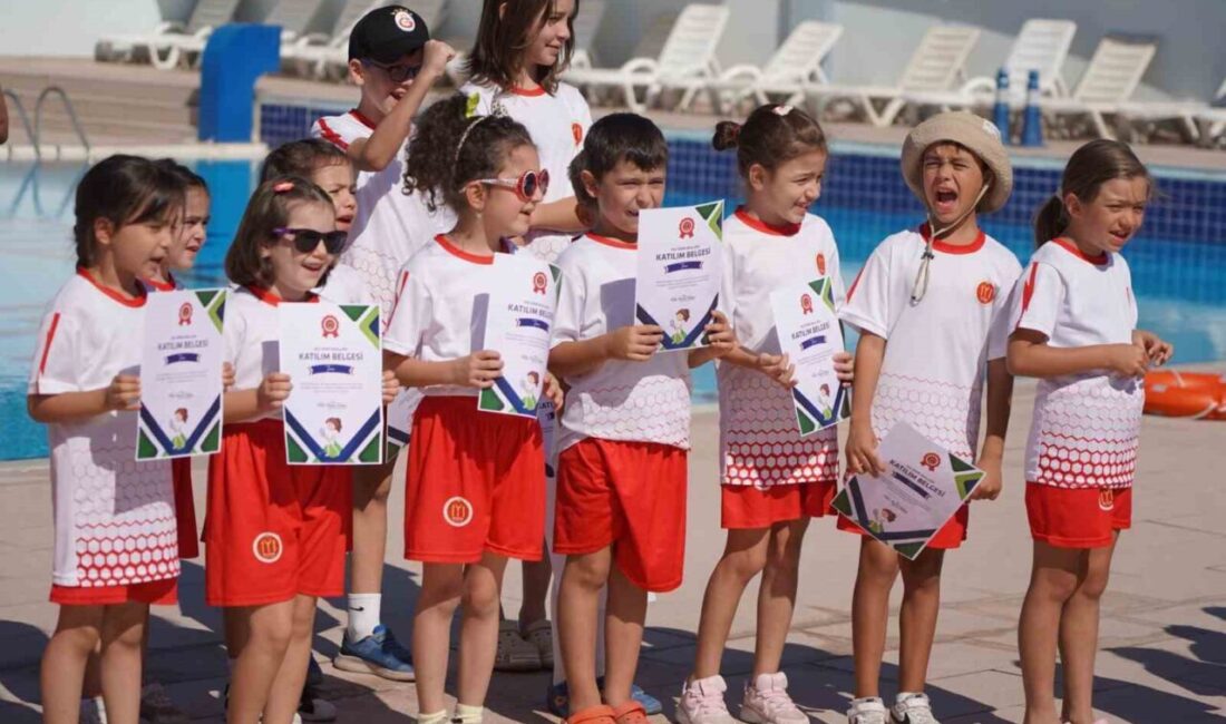 Bilecik Belediyesi tarafından gerçekleştirilen yaz spor okullarında eğitim alan öğrenciler