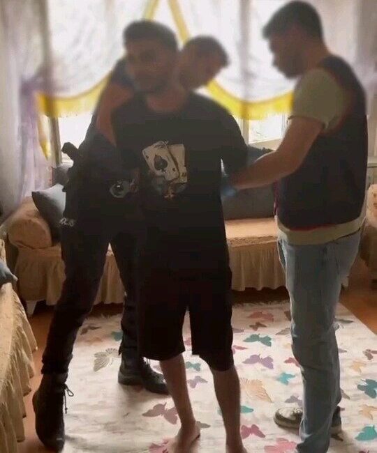 Edirne’nin İpsala ilçesinde polis ve jandarma ekiplerinin düzenlediği ortak operasyonda,