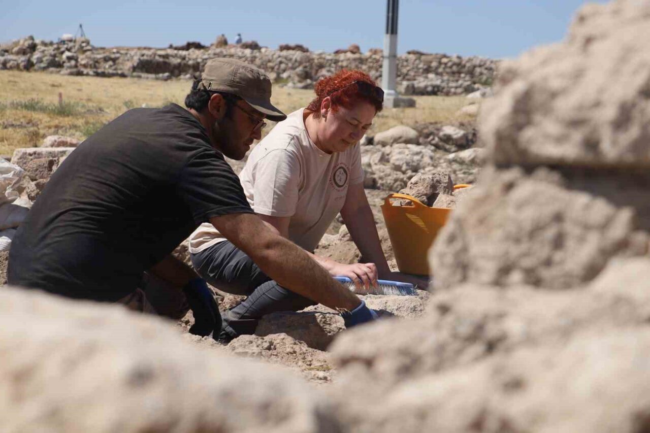 Sivas’ın Yıldızeli ilçesine bağlı Kayalıpınar köyünde, arkeolojik kazı çalışmalarının sürdüğü