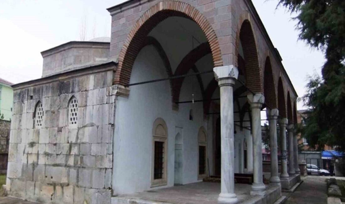 Samsun’un Vezirköprü ilçesinde 530 yıllık Tacettin İbrahim Paşa Camisi’nin restorasyonunda
