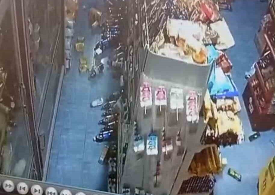 Balıkesir’in Sındırgı ilçesinde dün akşam meydana gelen 6.1 büyüklüğündeki deprem,