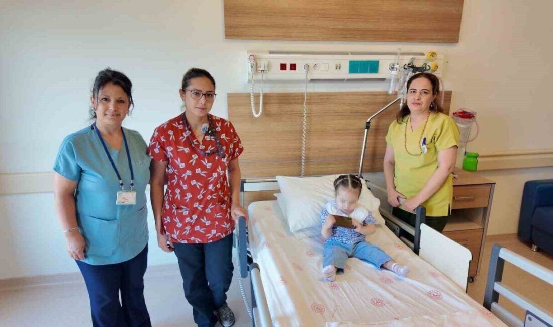 Eskişehir Şehir Hastanesi’nde böbreğinde 15 milimetrelik taş bulunan 8 aylık