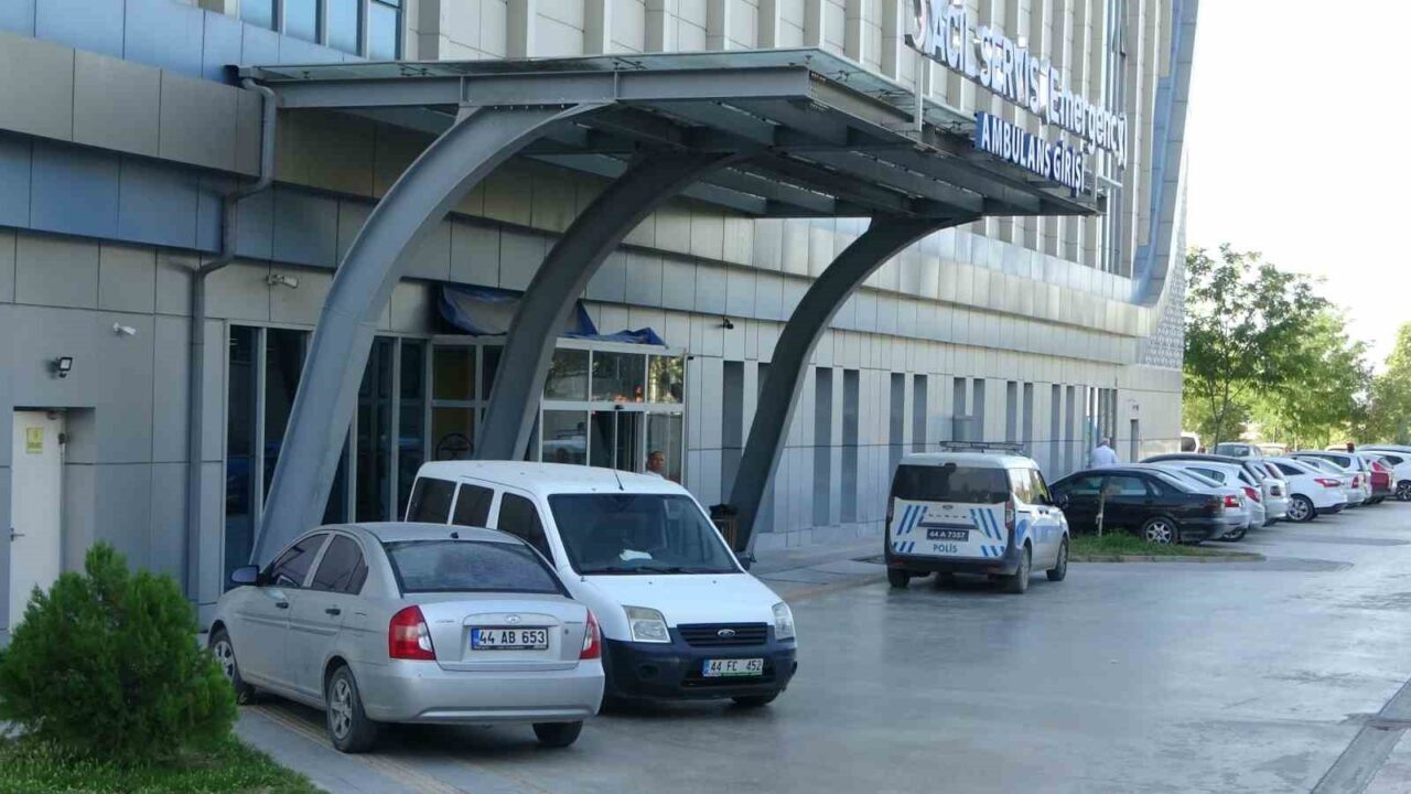 Malatya’nın Battalgazi ilçesinde hastanede tedavi gören 80 yaşındaki şahıs, odasında