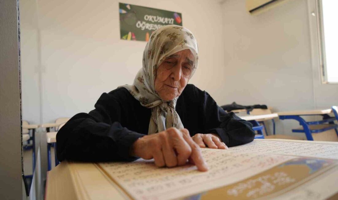 Gaziantep’te yaşayan 87 yaşındaki Fadile Tılfarlıgil, kadınlar için açılan kursta
