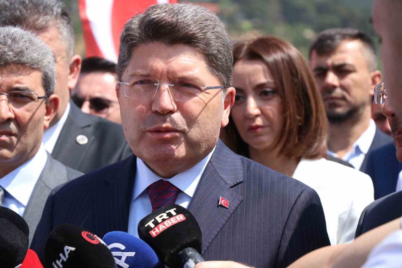 Cumhuriyet Halk Partisi Genel Başkanı Özgür Özel’in “Elimde belgeler var”