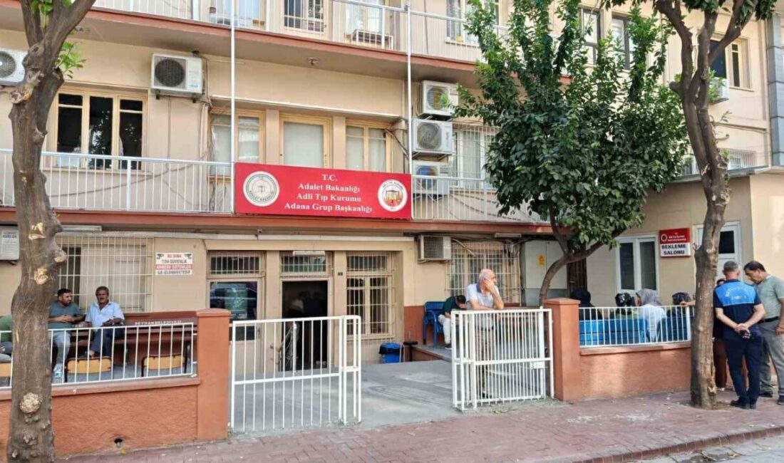 Adana’da sokak ortasında silahlı saldırıya uğrayan kişi ağır yaralı olarak
