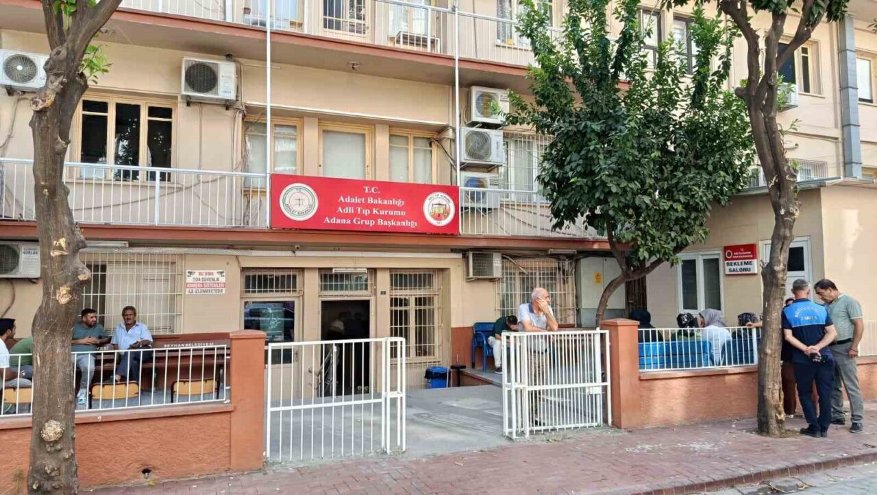 Adana’da sokak ortasında silahlı saldırıya uğrayan kişi ağır yaralı olarak